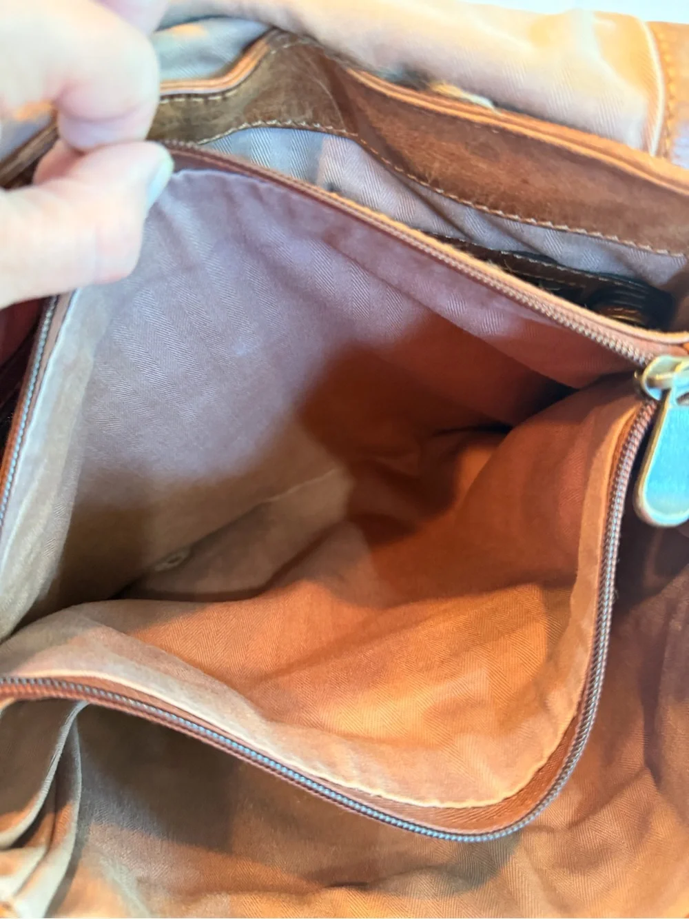 Fossil Brand Estate Distressed Leather Extra Large Messenger Bag